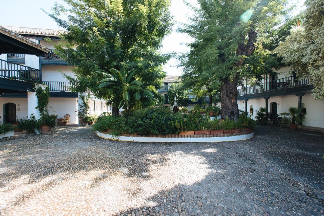 Aitana'S Retreat With Charming Garden Lägenhet Sevilla Exteriör bild
