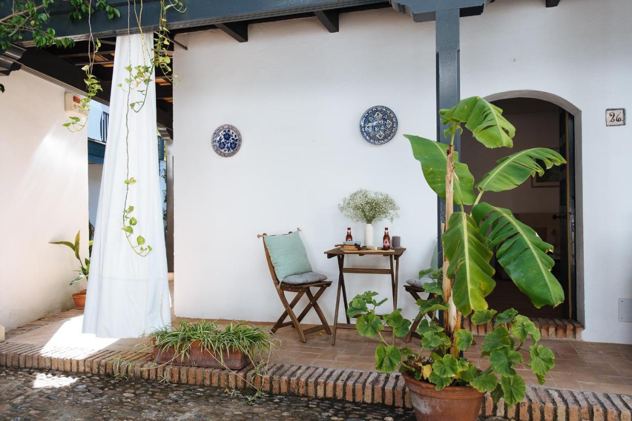 Aitana'S Retreat With Charming Garden Lägenhet Sevilla Exteriör bild