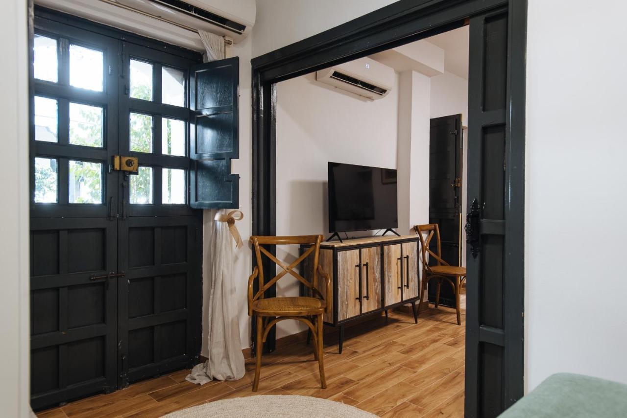 Aitana'S Retreat With Charming Garden Lägenhet Sevilla Exteriör bild